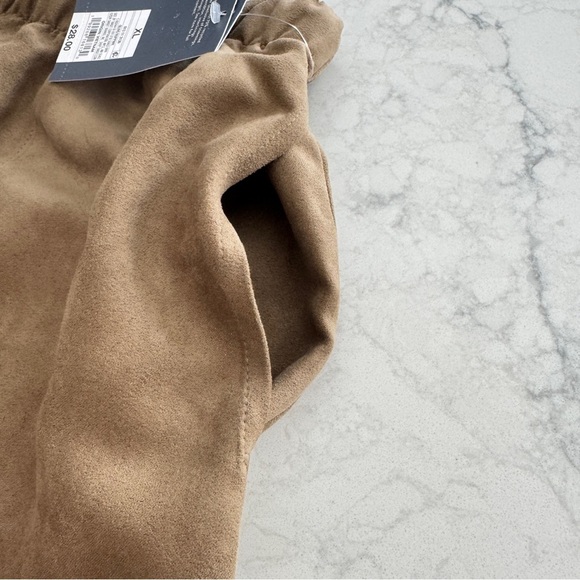 High-Rise Faux-Suede Pull-On Shorts from Universal Thread - NWT szXL - Picture 6 of 7